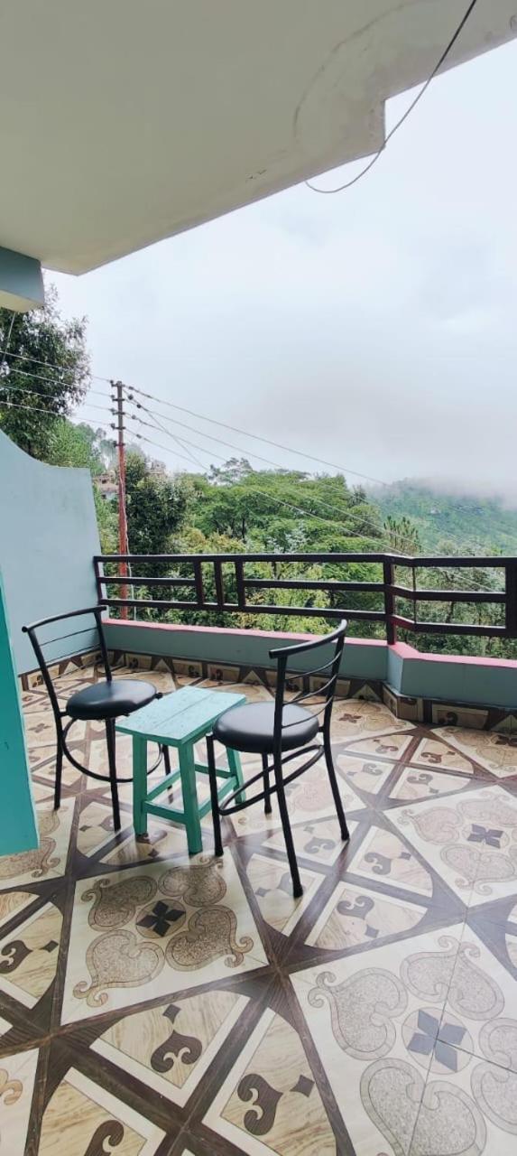 Rudra Retreat Hotell Hawalbagh Rum bild