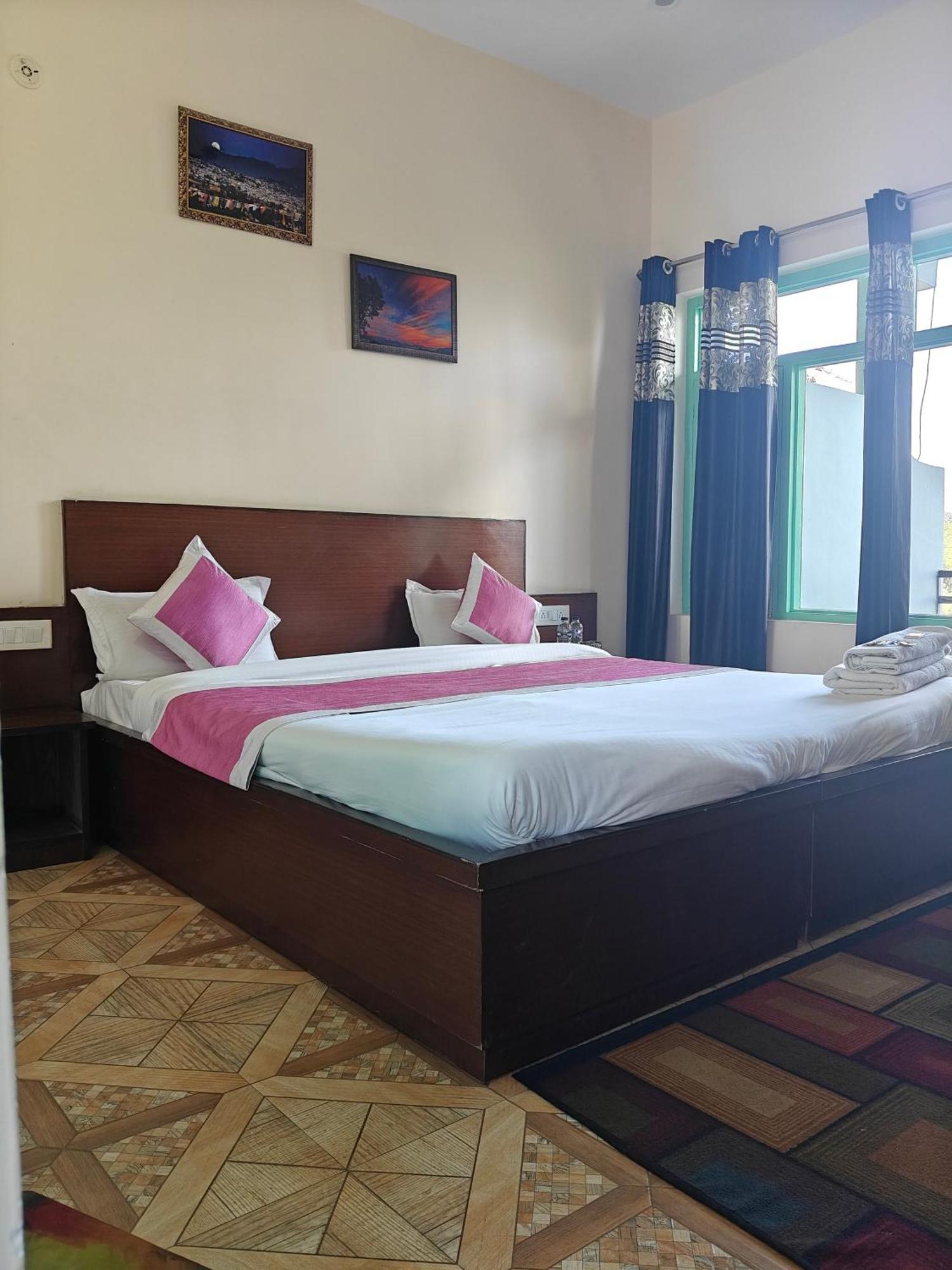 Rudra Retreat Hotell Hawalbagh Rum bild